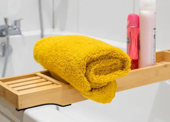 Spacious 2-bedroom Flat In 아파트 브래드퍼드