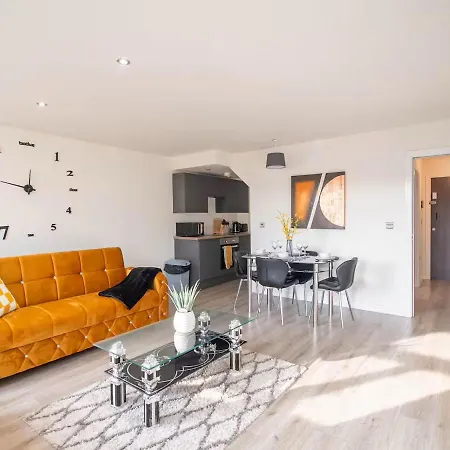 Apartment Spacious 2-bedroom Flat In Bradford (West Yorkshire)