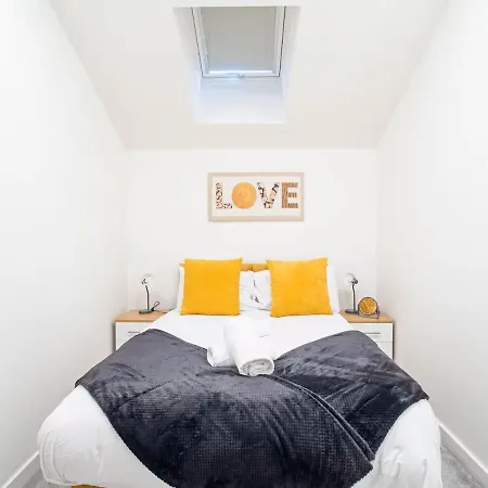 Spacious 2-bedroom Flat In Bradford (West Yorkshire)