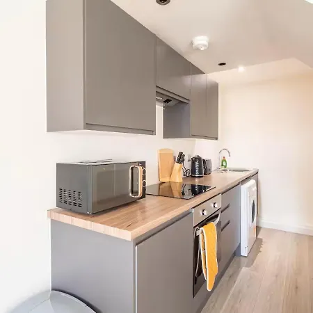 Spacious 2-bedroom Flat In * Bradford (West Yorkshire)