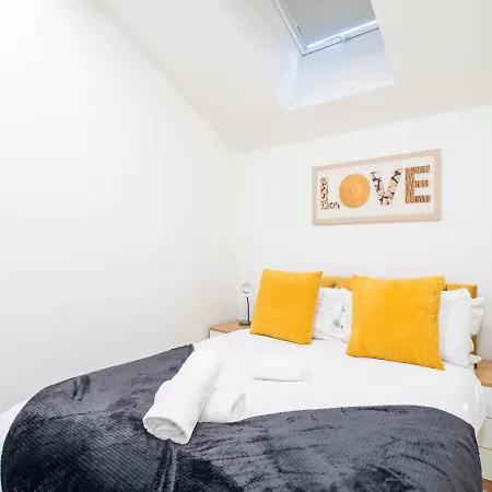 Spacious 2-bedroom Flat In *