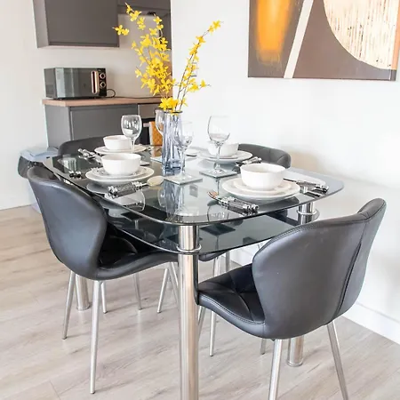 Apartment Spacious 2-bedroom Flat In Bradford (West Yorkshire)